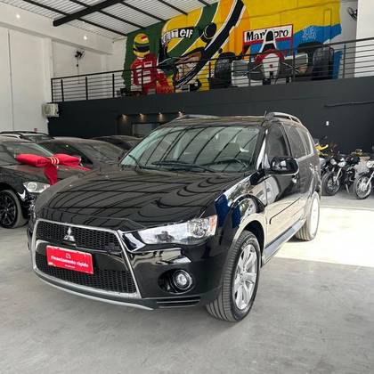 MITSUBISHI OUTLANDER 3.0 GT 4X4 V6 24V GASOLINA 4P AUTOMÁTICO MITSUBISHI OUTLANDER 3.0 GT 4X4 V6 24V GASOLINA 4P AUTOMÁTICO